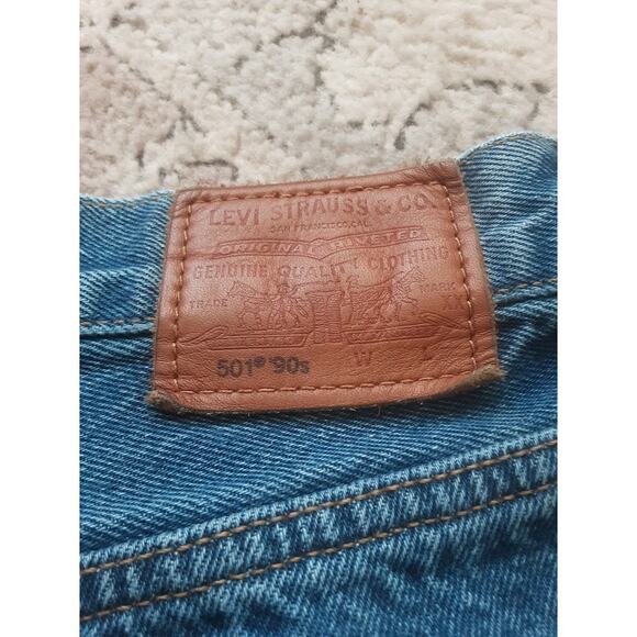 Levi’s Premium 501 ’90s Denim Cutoff Shorts Size 18W Distressed - Picture 3 of 6